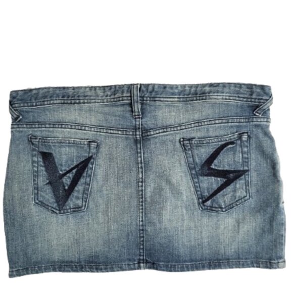 VOLCOM Refashioned Denim Embroidered Flower Patch Jean Mini Skirt - Women's 13 - Picture 2 of 7